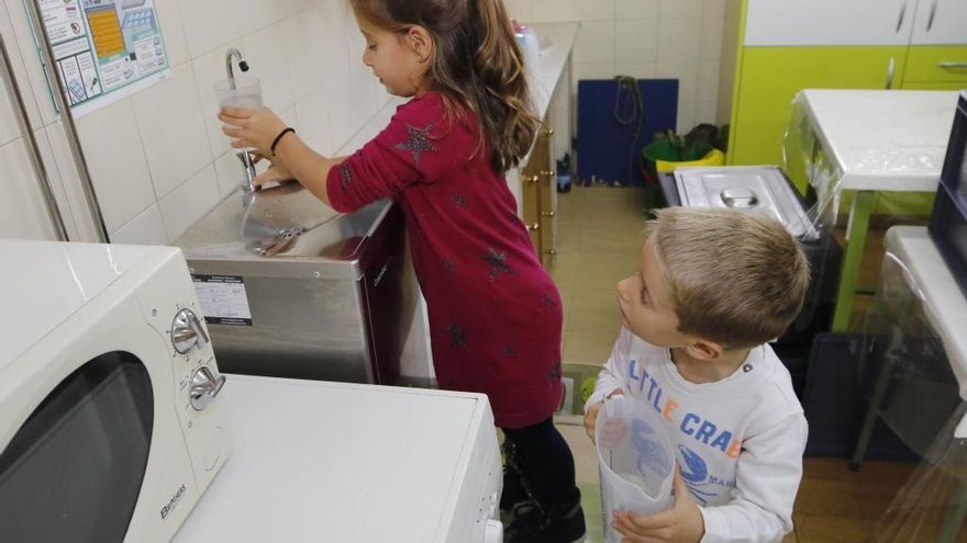 Incidencias en los catering de comedor escolar por el apagón en Andalucía: algunos colegios servirán bocadillos con chacina