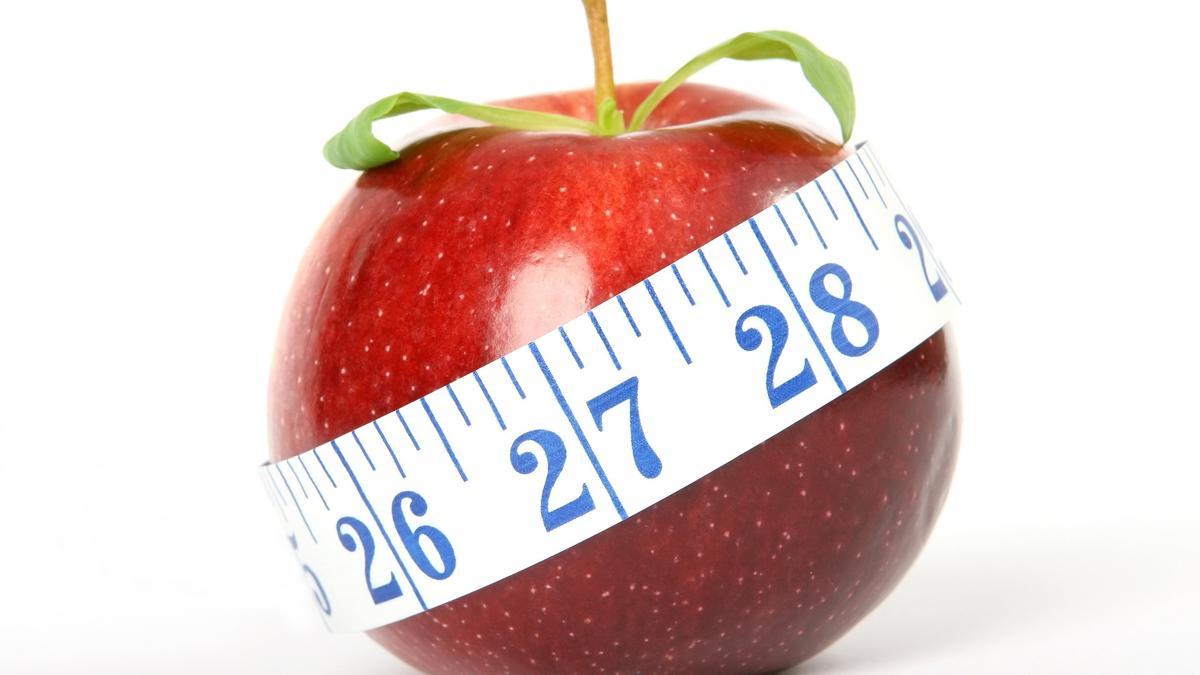 La manzana es una de las mejores frutas para perder peso y eliminar barriga.