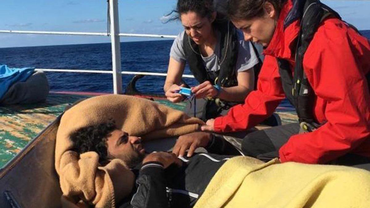 El 'Open Arms' acude a Libia a rescatar 12 migrantes de un pesquero