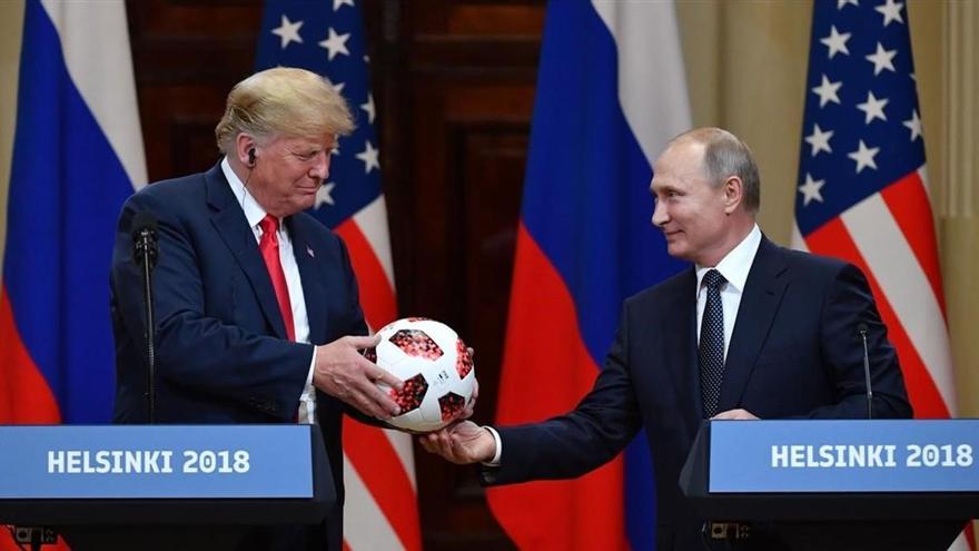 Establishment y prensa afín a Putin cantan victoria tras la cumbre con Trump