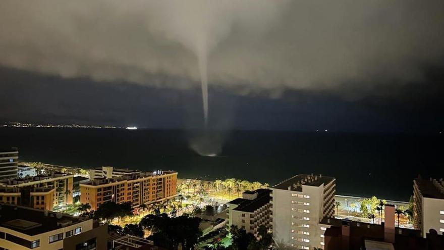 Madrugada de rayos, truenos y tornado en Málaga