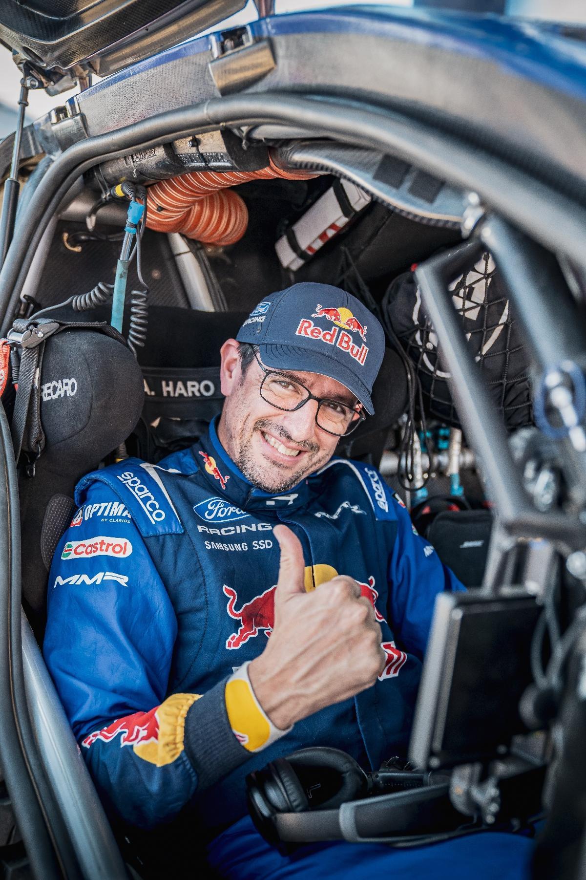 Àlex Haro, content al seu Ford després d'una especial