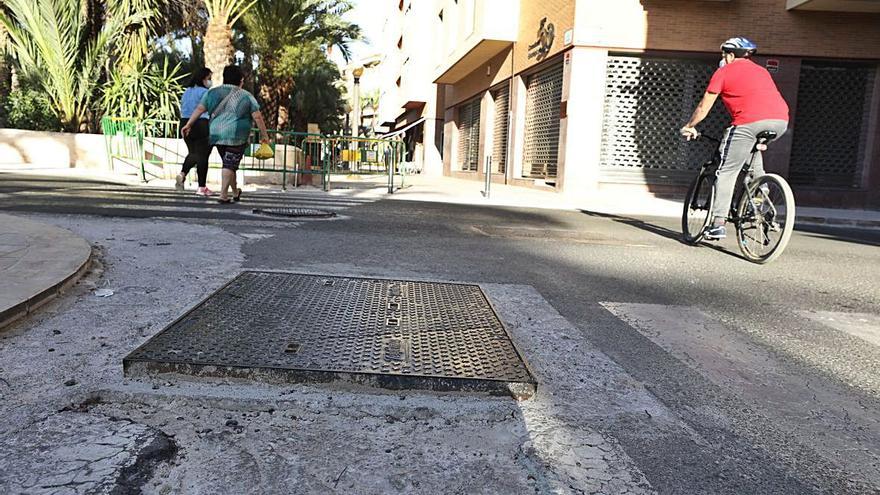 Aspecto que presenta la calle Pizarro en su cruce con Nuestra Señora de la Cabeza y el primer tramo de la avenida de alicante. | ANTONIO AMORÓS