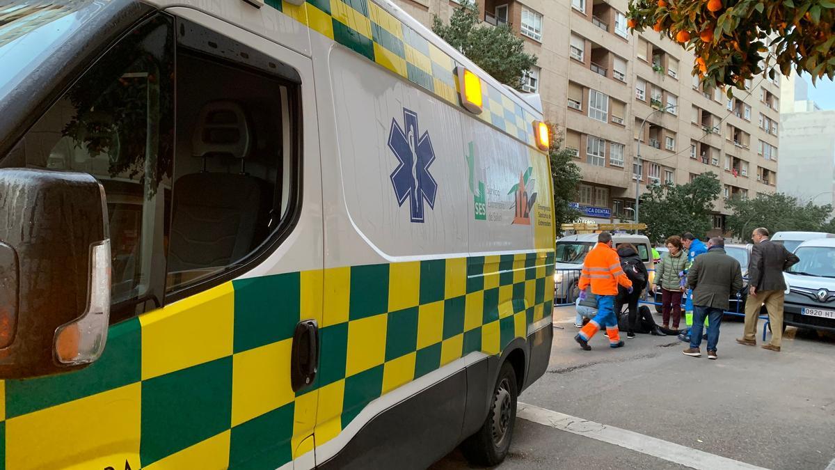 Mujer accidentada en la avenida Enrique Segura Otaño de Badajoz.