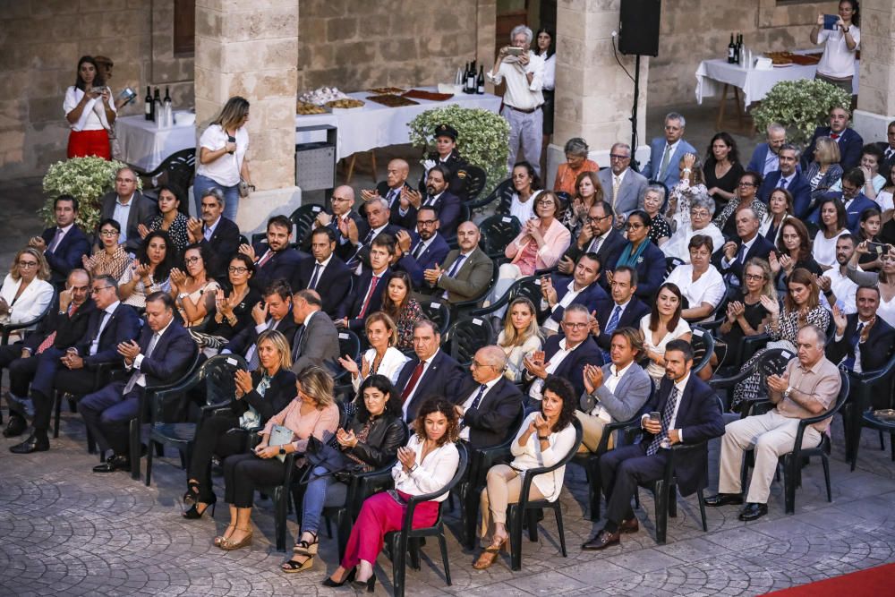 La Policía Nacional rinde homenaje  a las mujeres en su fiesta