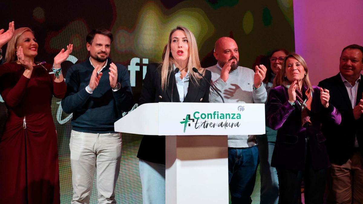 María Guardiola en su intervención ante los medios tras ganar las elecciones en Extremadura.