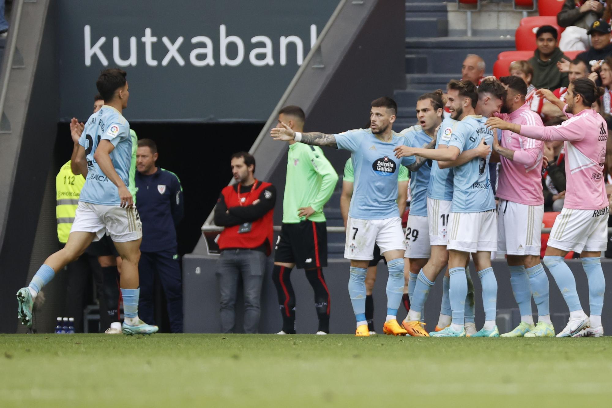 El Celta se hunde en el fango del San Mamés (2-1)