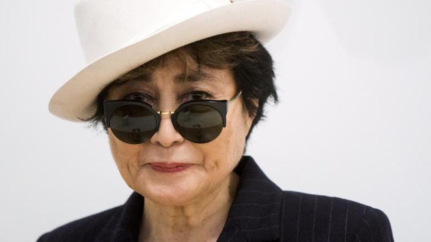 Yoko Ono, hospitalizada con &quot;fuertes síntomas de gripe&quot;