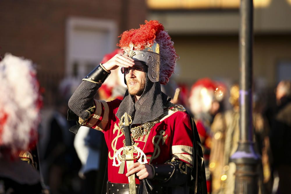 Medio millar de cargos festeros celebran la efeméride con un acto histórico de homenaje a las capitanías a tres semanas del inicio de los Moros y Cristianos