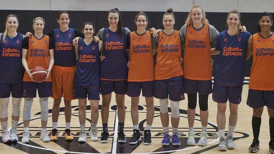 Las jugadoras del Valencia Basket, en L&#039;Alqueria