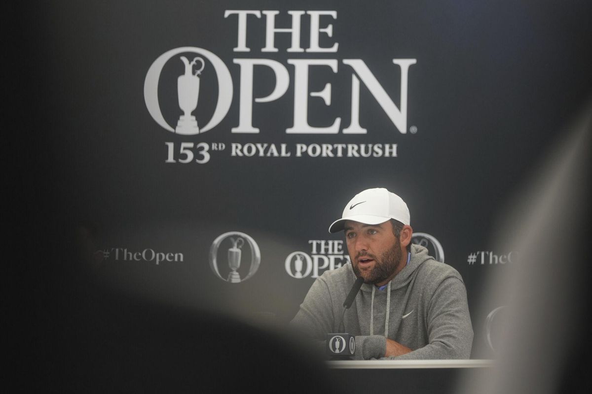 Scottie Scheffler of the United States speaks during press conference ahead of the British Open golf championship at the Royal Portrush Golf Club, Northern Ireland, Tuesday, July 15, 2025. The Open starts Thursday. (AP Photo/Francisco Seco) Associated Press / LaPresse Only italy and spain. EDITORIAL USE ONLY/ONLY ITALY AND SPAIN