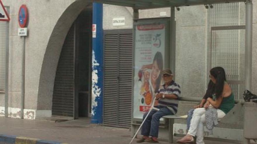 Entrada al centro de salud de Tamaraceite, ayer. i MARRERO