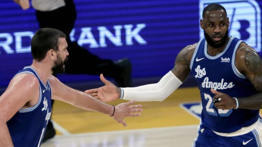 Marc Gasol y LeBron James.