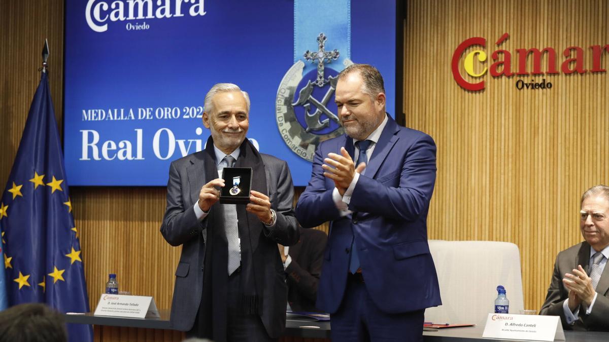 VÍDEO: Acto de entrega de la medalla de Oro de la Cámara de Comercio al Real Oviedo