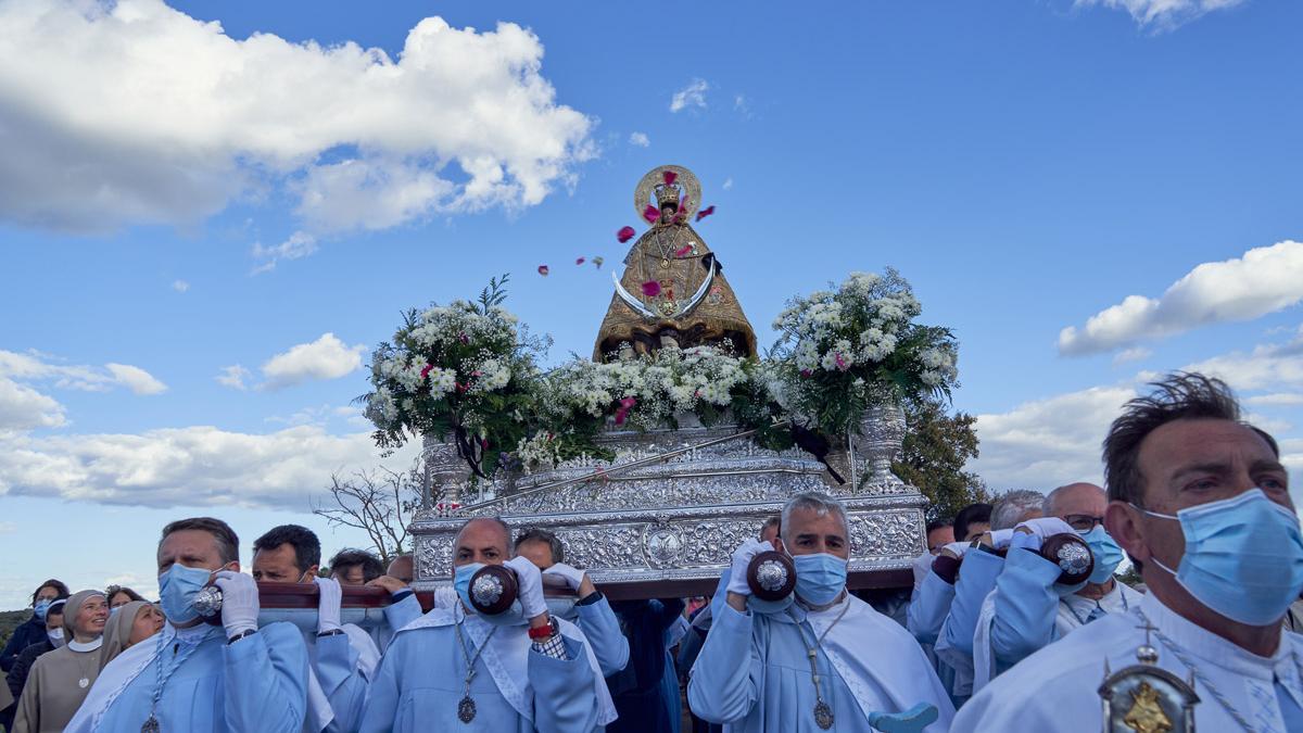 Bajada de la Virgen de la Montaña de Cáceres