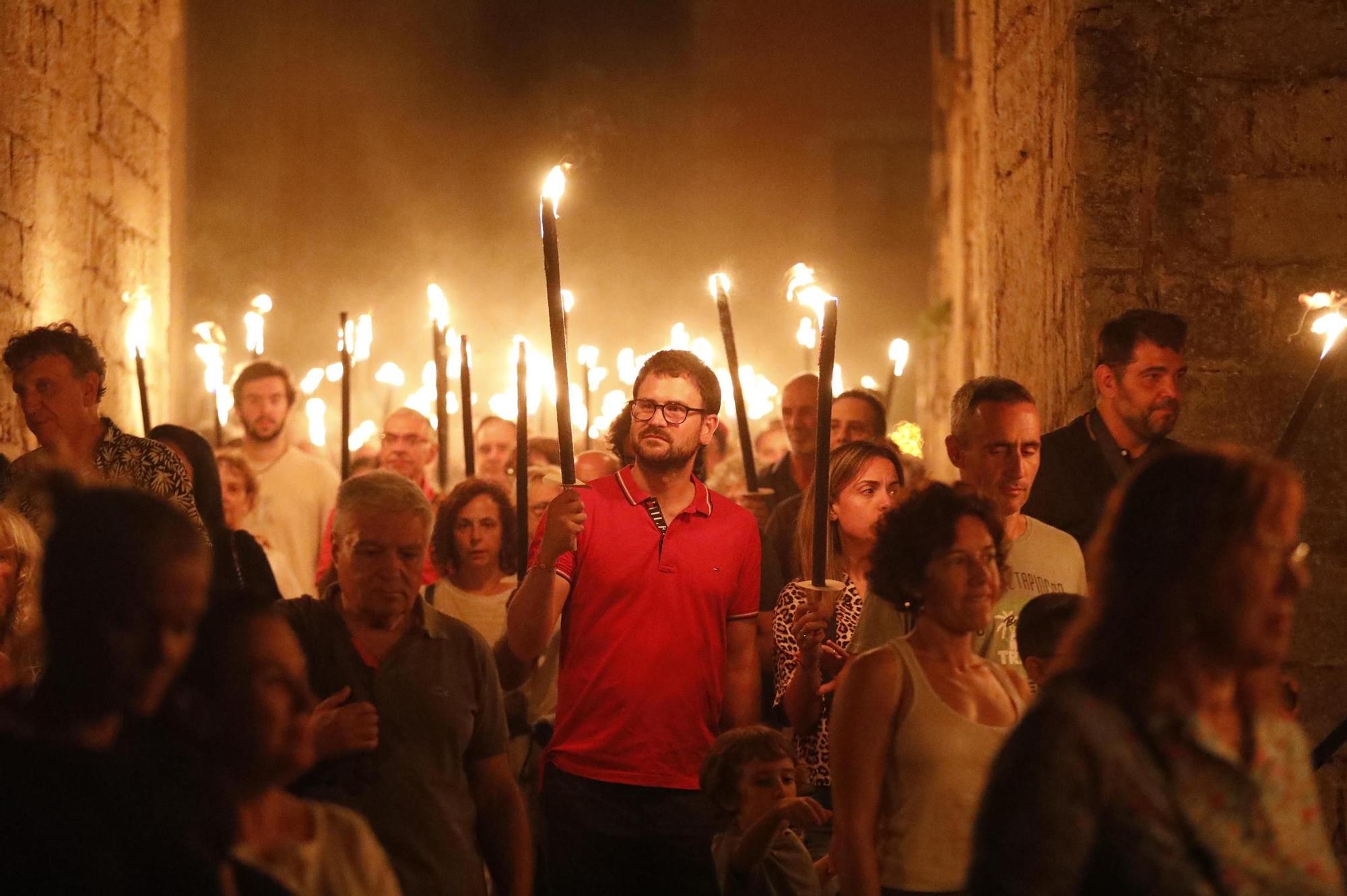 La Marxa de les Torxes il·lumina el Barri Vell de Girona