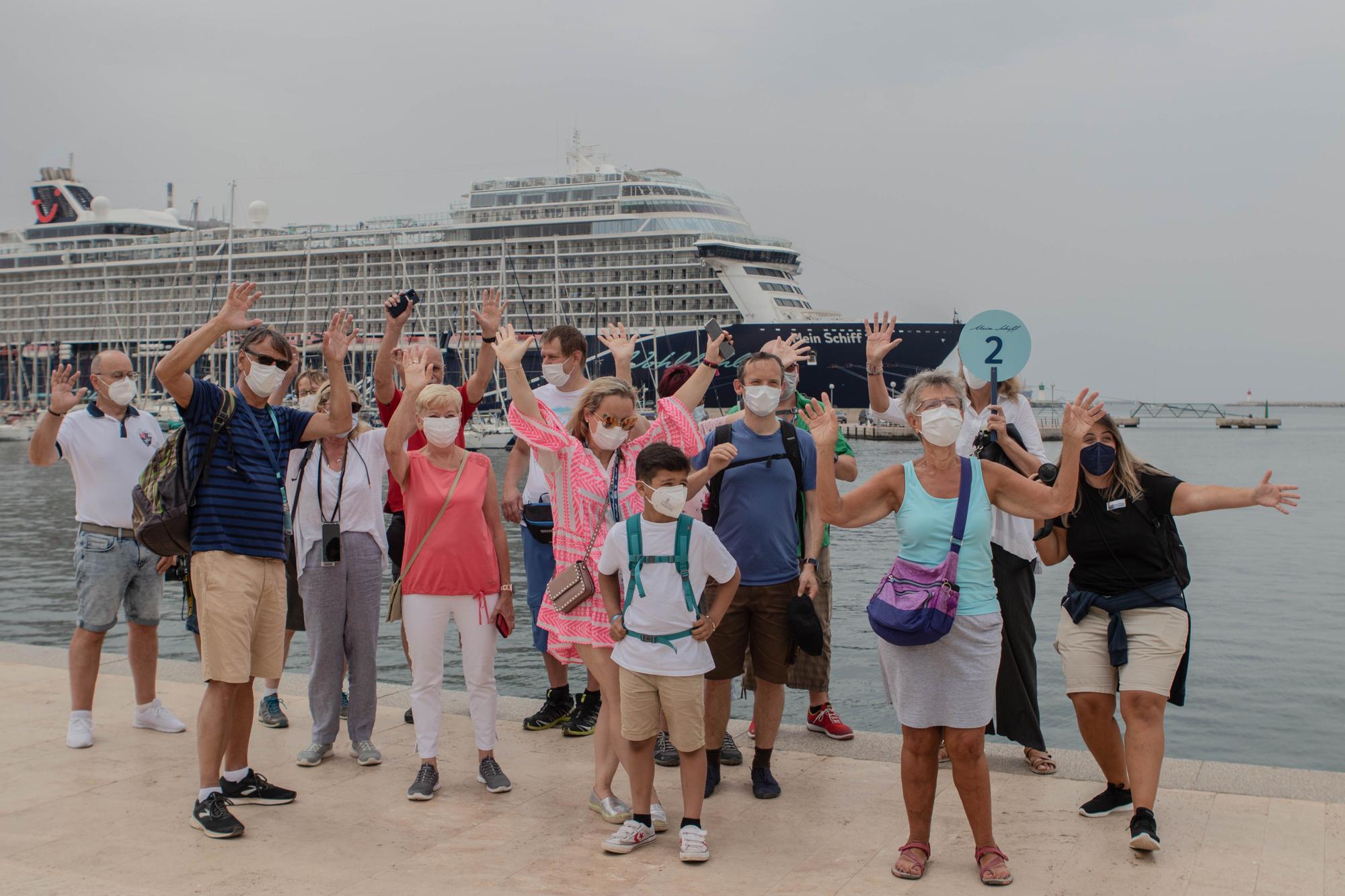 Atraca en Cartagena el primer crucero que llega a España tras la covid