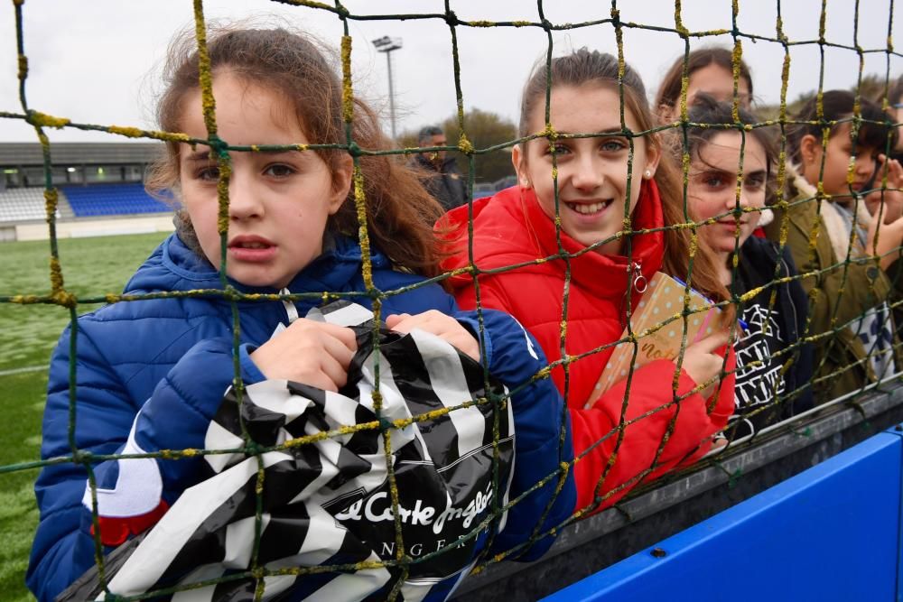 Los escolares visitaron las instalaciones deportivas de Abegondo, profundizaron en la historia del club de la mano del periodista Carlos Miranda y conocieron a los jugadores Saúl e Iris.