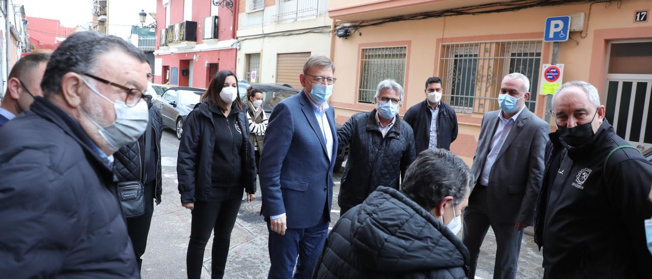 Ximo Puig, en la visita que ha realizado este jueves al barrio del Cabanyal en València.