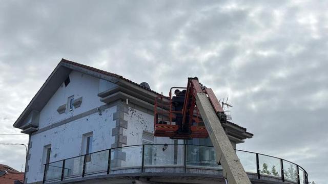 Las obras en el Centro da 3ª Idade de A Ramallosa, con la cafetería abajo. | FDV