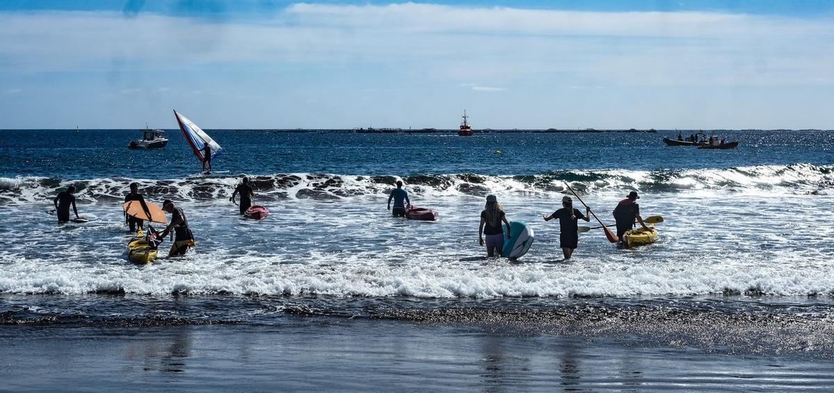 Manifestación contra las jaulas marinas en Salinetas
