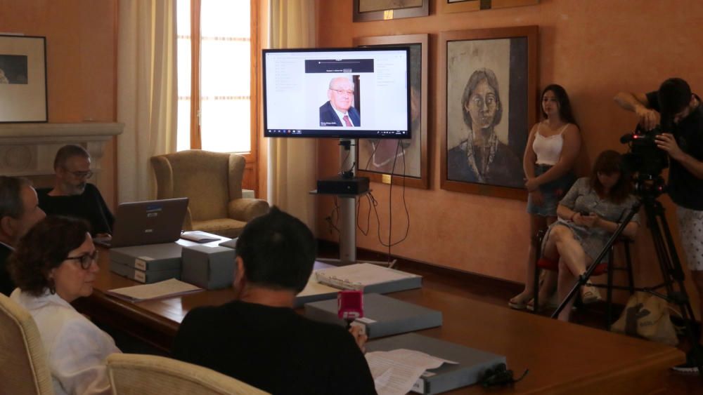 La UIB digitaliza 5.000 postales del 'boom' turístico en Baleares del Fondo Vicenç Rotger i Buïls