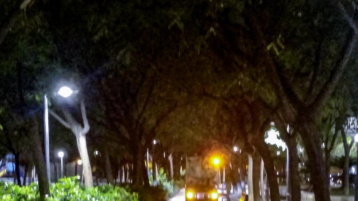 Vecinos de plaza de Florida-La Viña se quejan del ruido de las máquinas de limpieza de madrugada.