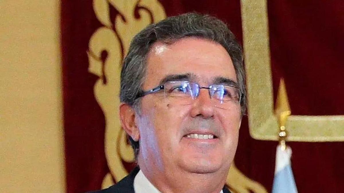 José Arnau.