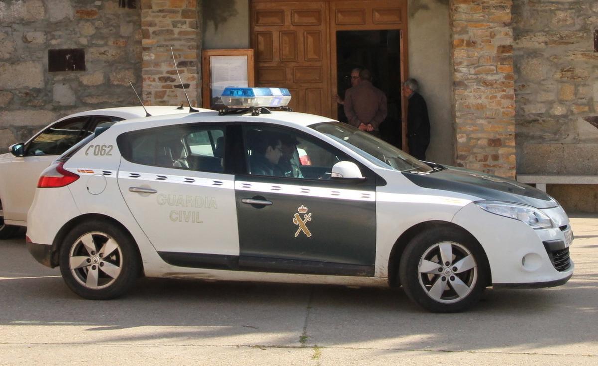 La Guardia Civil en un servicio por el medio rural zamorano