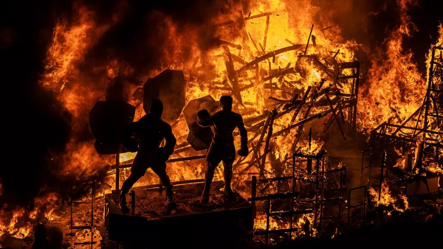 El 10 % de las barracas incumplieron la ordenanza de Alicante y el informe de los bomberos durante la Cremà