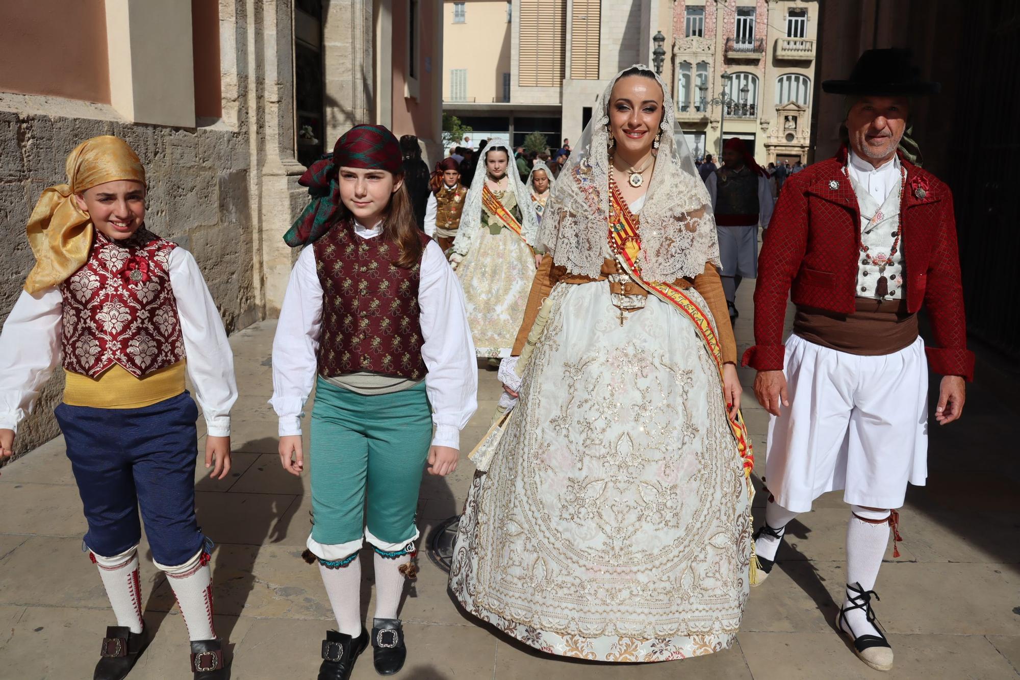 Las comisiones de falla en la Procesión de la Virgen (3/5)