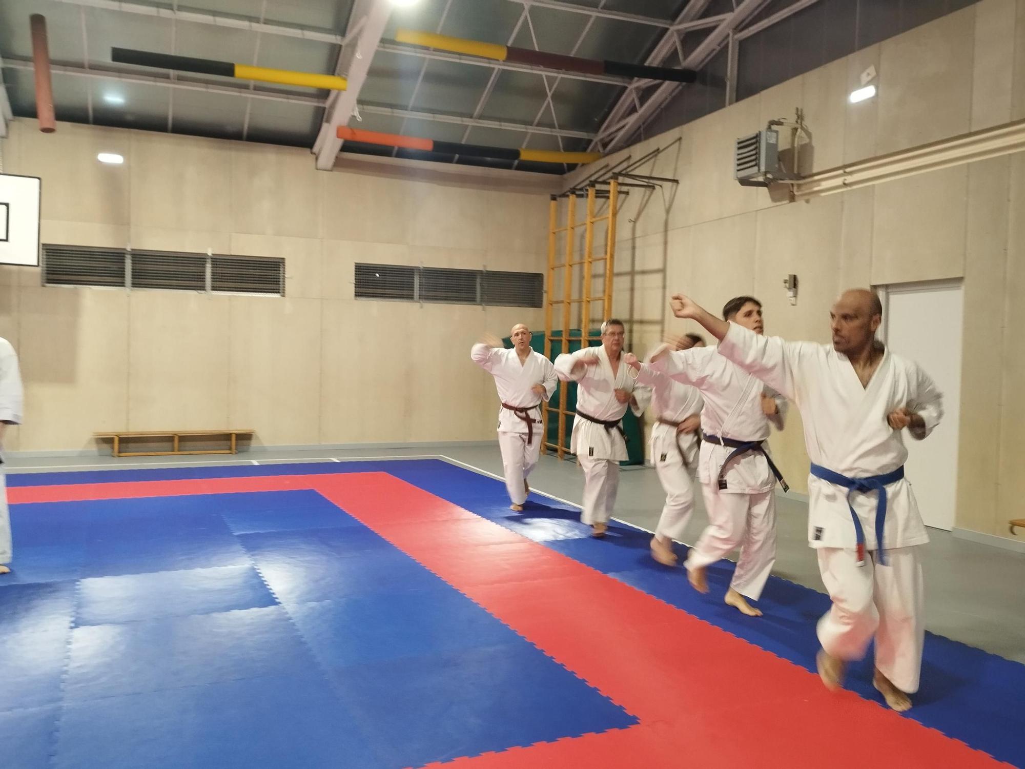 El tai-jitsu, el arte de defensa de los guerreros samurái conquista en Llanera