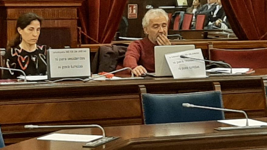 El PSOE se alía a la derecha para permitir publicidad de casinos en aeropuertos y zonas turísticas