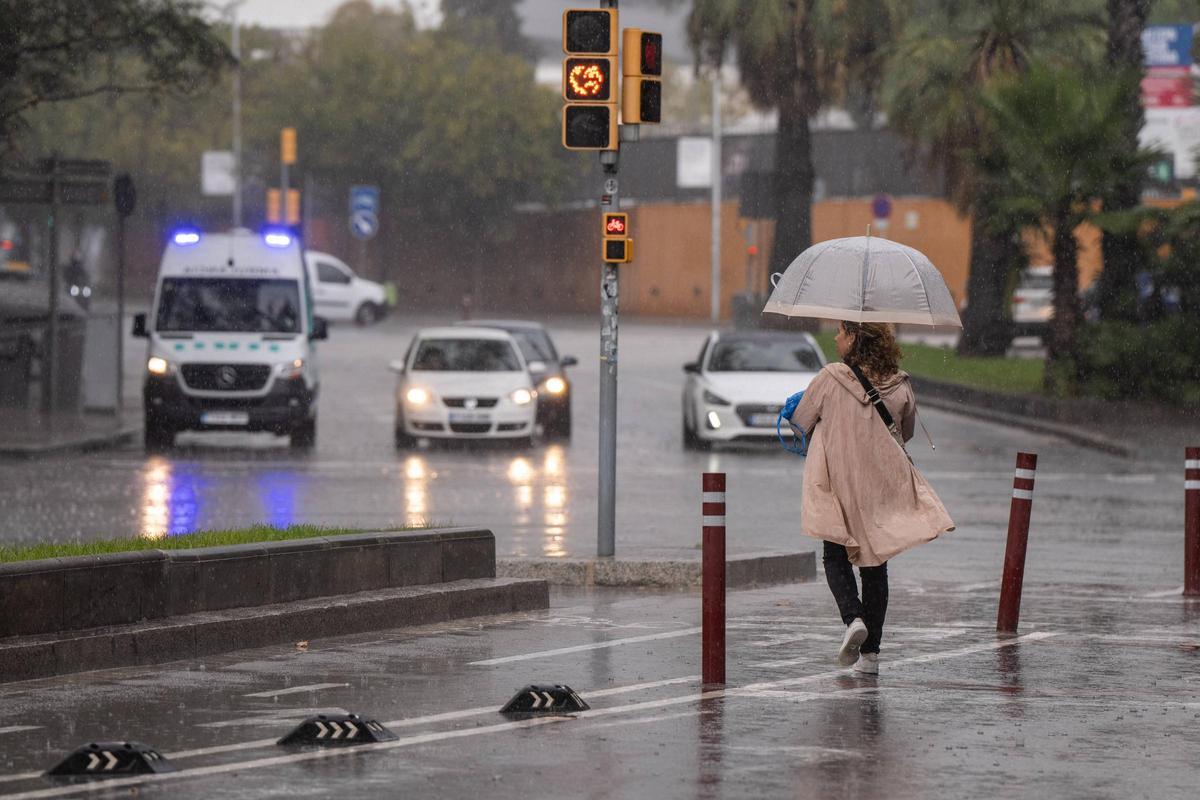 Aguacero en el barrio de Les Corts de Barcelona