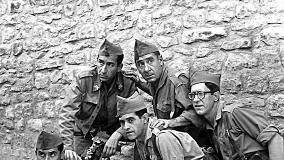 Fotograma de "La vaquilla" (1985).