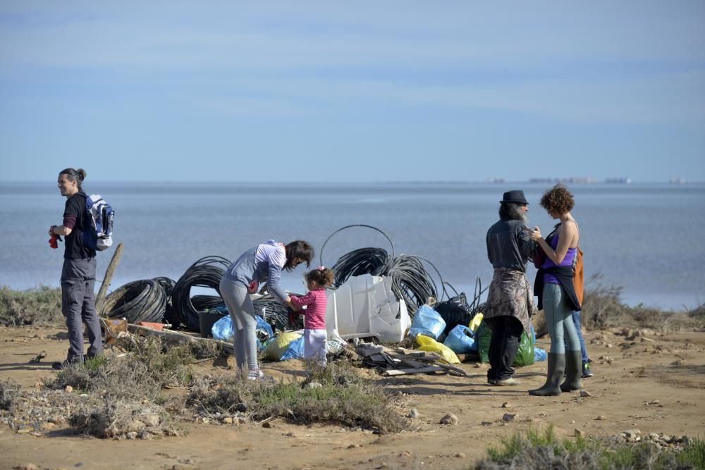 Recogida de plásticos en el Mar Menor