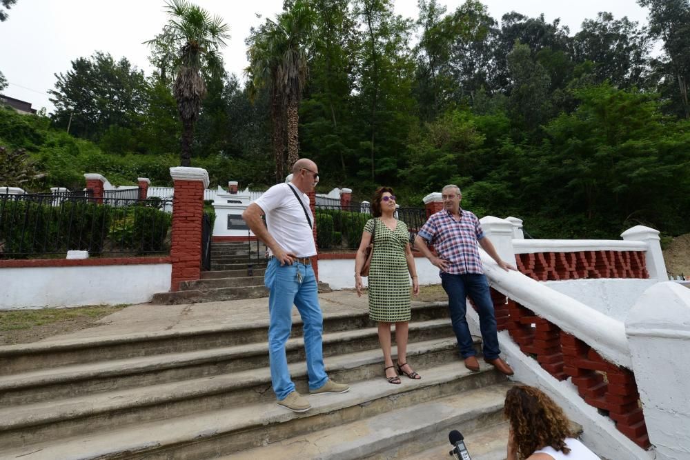 Inauguración del cementerio protestante de Mieres