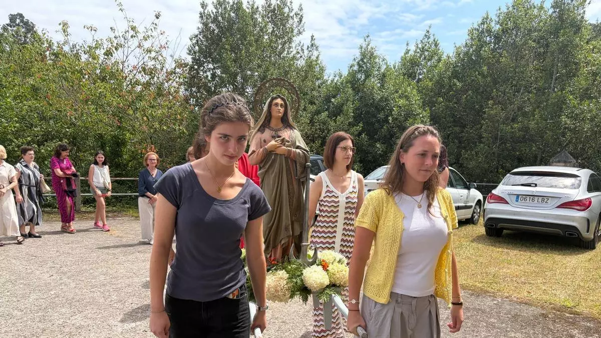 Berbes (Ribadesella) celebra Santa Marina con la I Exposición Regional de Ponis