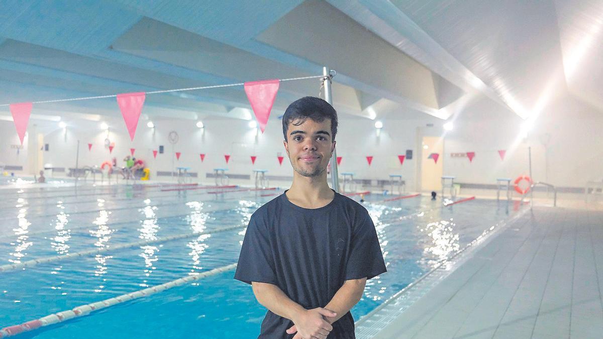 Ernesto Ruiz, en la piscina de la UVigo en Ourense.