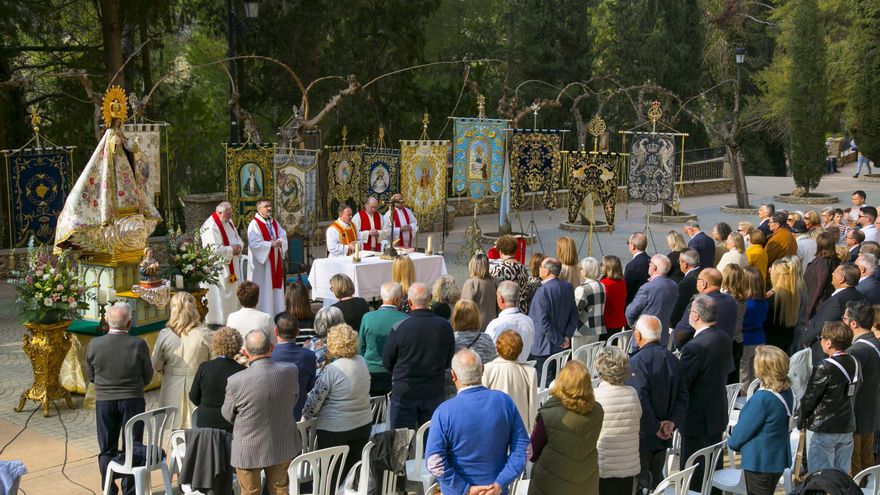 El Santuario de la Esperanza de Calasparra acoge con éxito el Primer Encuentro de Vírgenes Coronadas