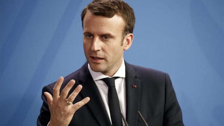 Macron pide ante Merkel una refundación histórica de la UE