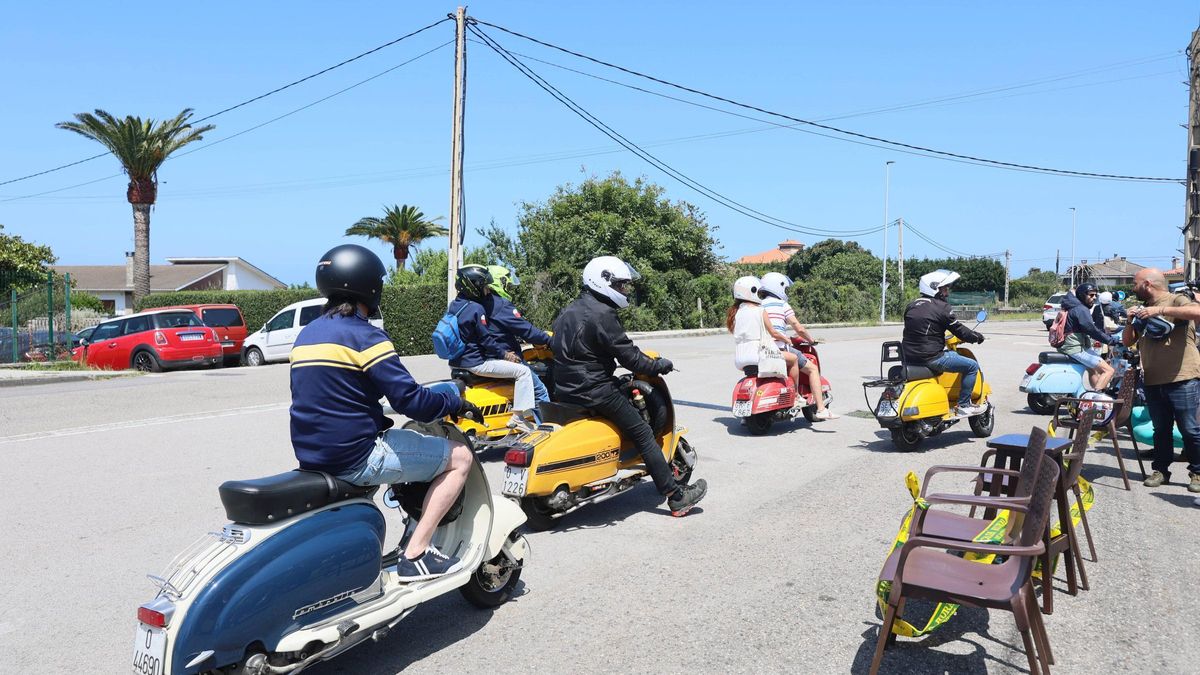El festival "Ye-Yé" de Gijón, a bordo de las "scooters" (en imágenes)