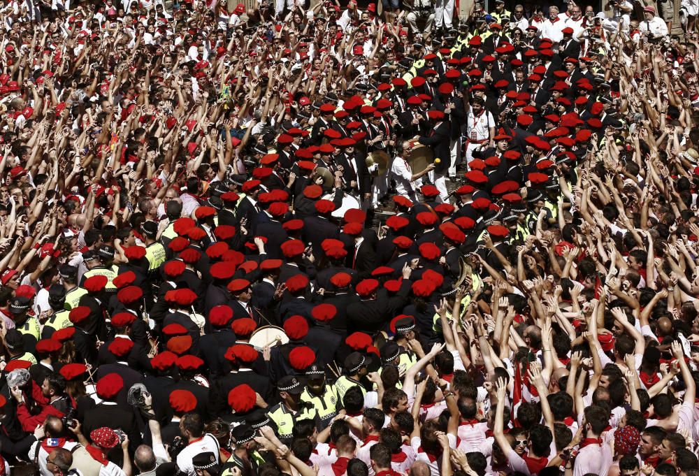 El chupinazo ha dado el pistoletazo de salida a las fiestas de San Fermín en Pamplona.