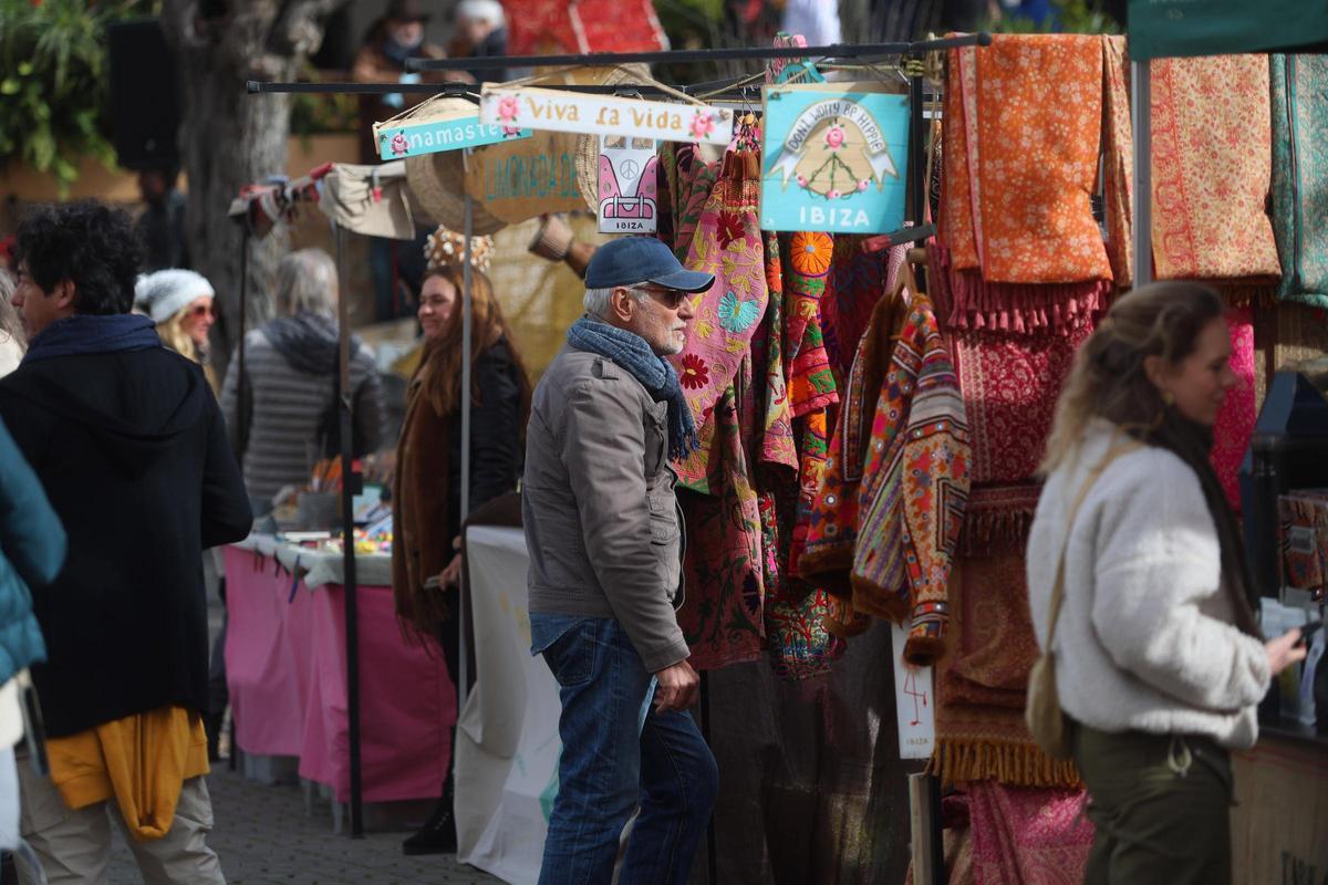 Un recorrido de domingo por el mercadillo de Sant Joan