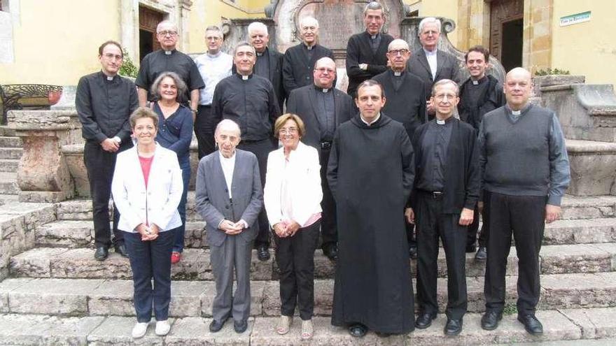 Participantes en la jornada de ayer de la Semana Mariológica, en Covadonga.