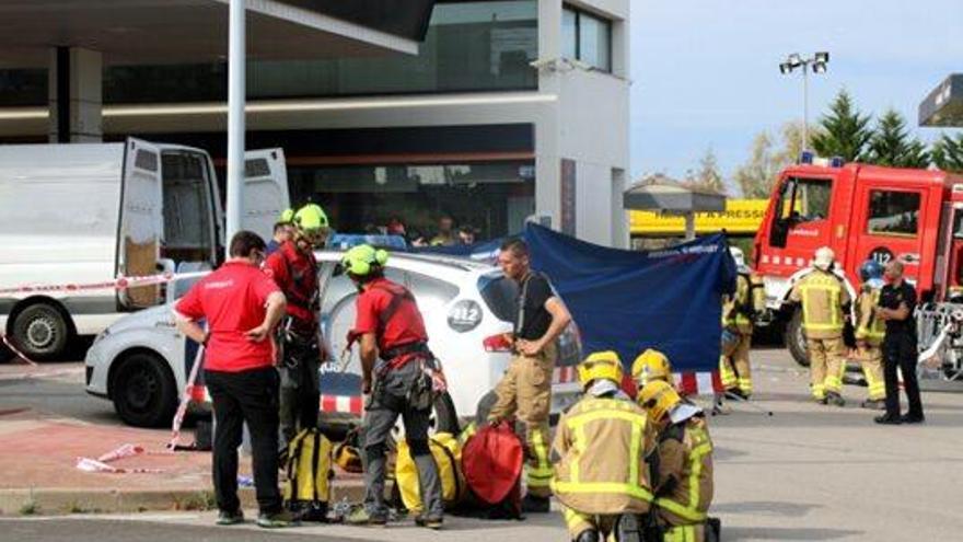 Un mort i un ferit greu en l&#039;explosió d&#039;una benzinera