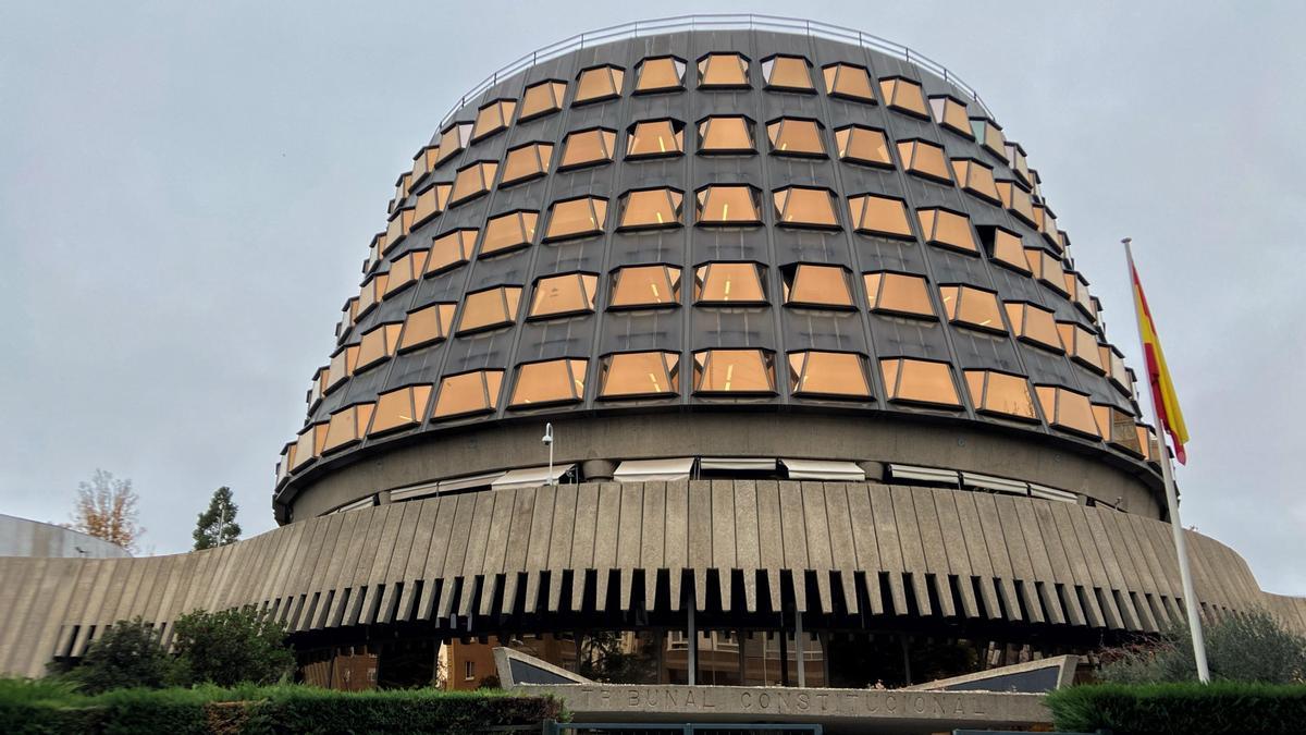 Archivo - Fachada del Tribunal Constitucional de España, en Madrid.