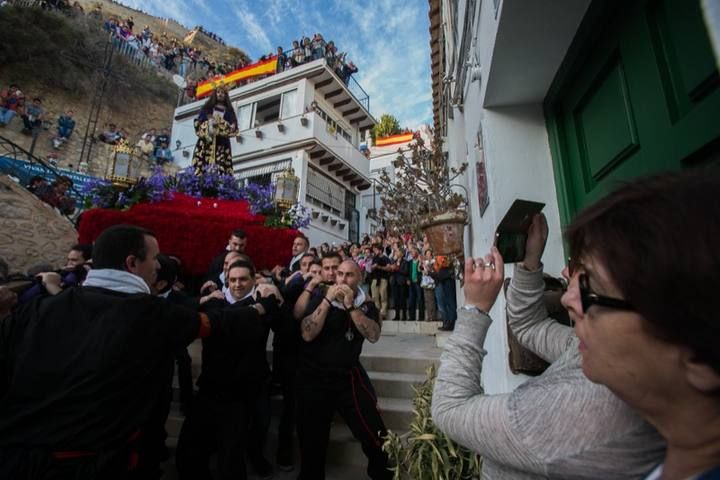 Alicante se vuelca con la procesión de Santa Cruz