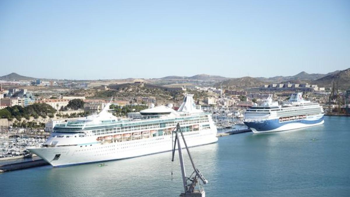 Cruceros atracados en Cartagena.