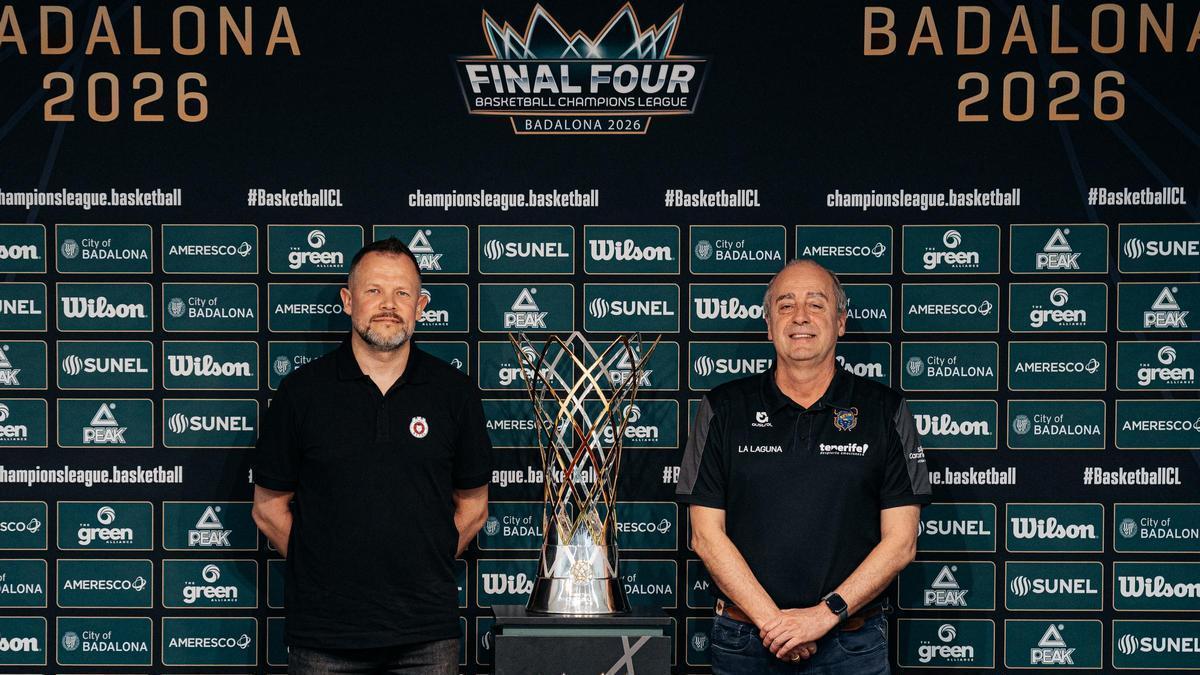 Txus Vidorreta (d), junto a Zibenas, en la rueda de prensa previa al partido de semifinales.